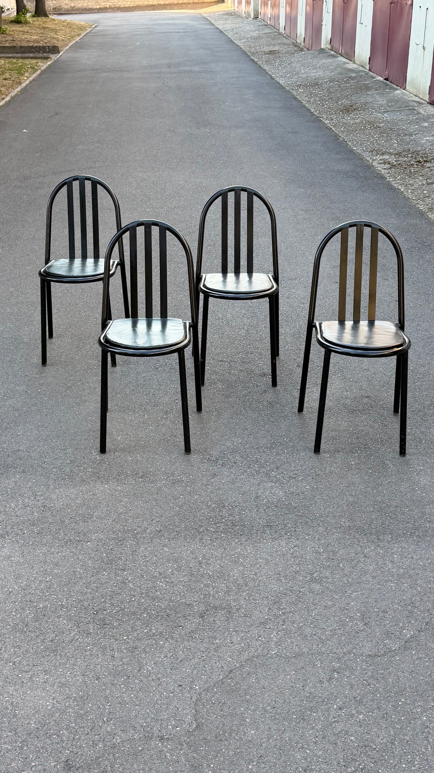 Chaise modèle 222 par Robert Mallet-Stevens (1886-1945)