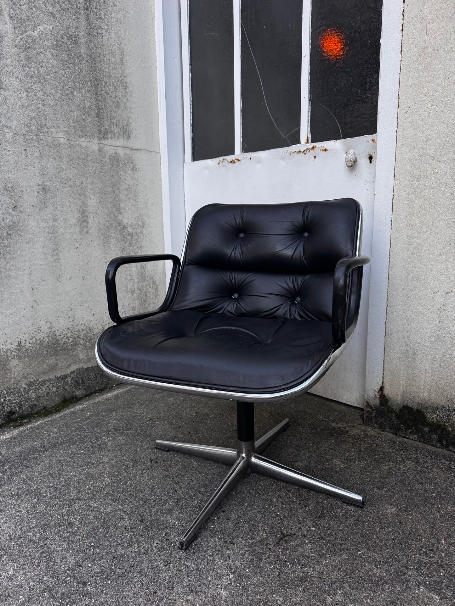 Executive Chair -  Charles Pollock - Edition Knoll