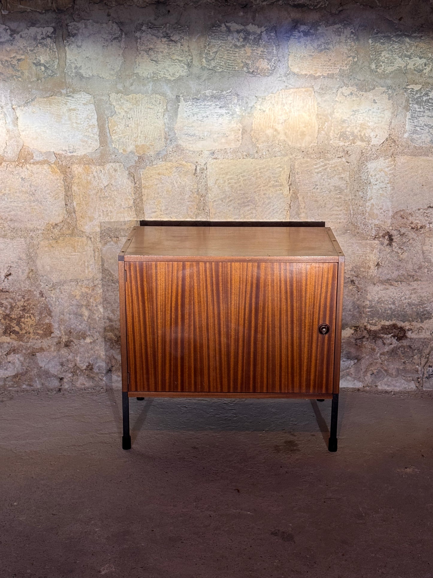 Meuble de Rangement Pierre Guariche pour ARP (Atelier de Recherche Plastique)