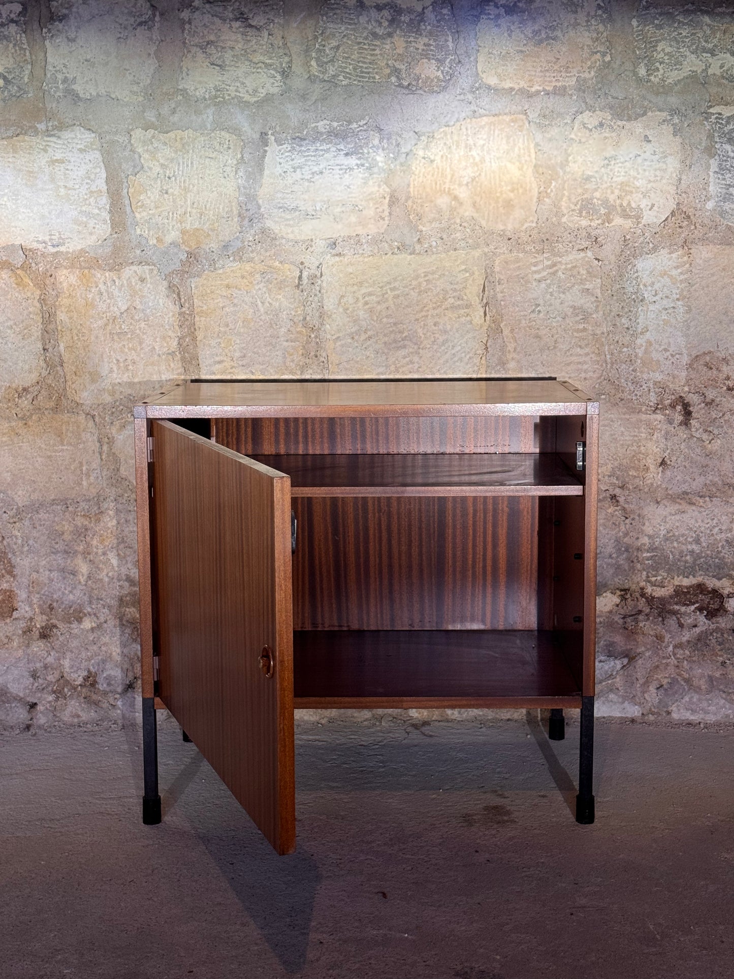 Meuble de Rangement Pierre Guariche pour ARP (Atelier de Recherche Plastique)