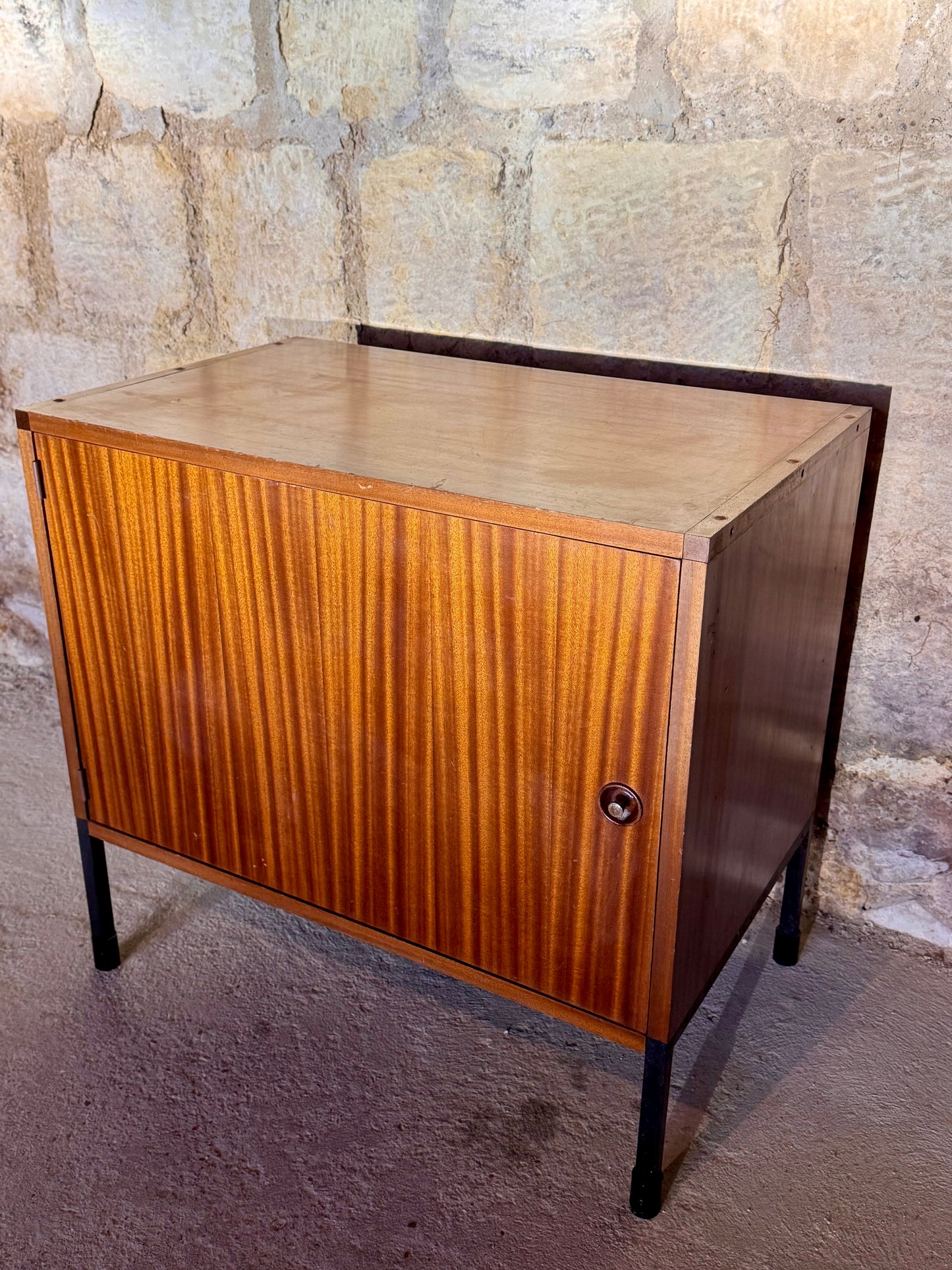 Meuble de Rangement Pierre Guariche pour ARP (Atelier de Recherche Plastique)