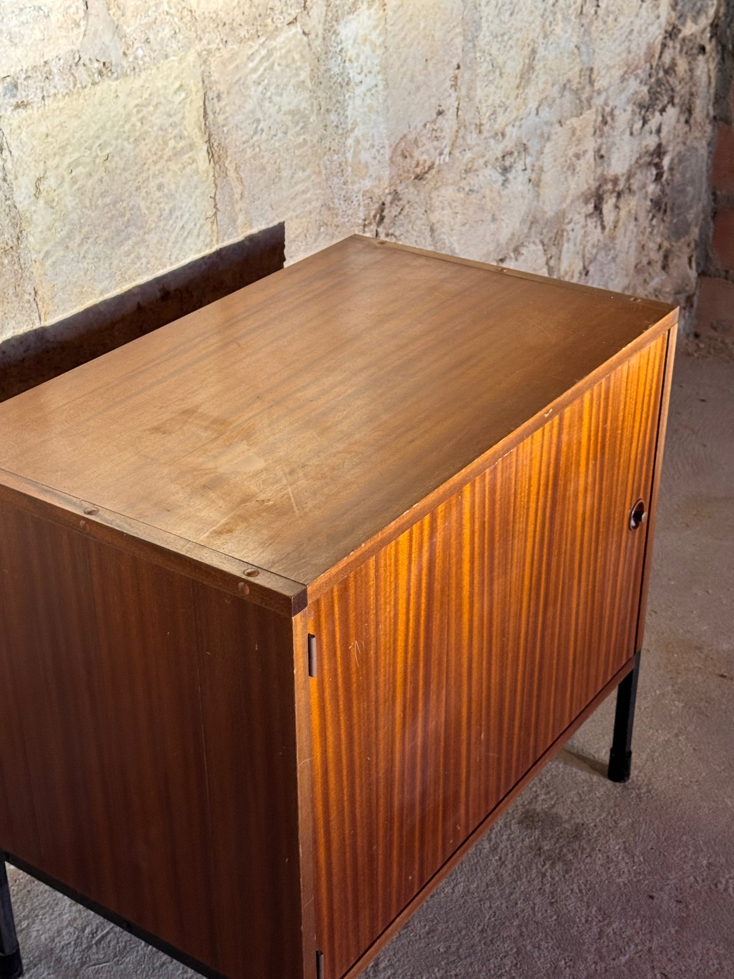 Meuble de Rangement Pierre Guariche pour ARP (Atelier de Recherche Plastique)